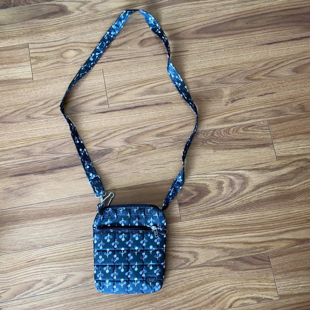 Lug cross body